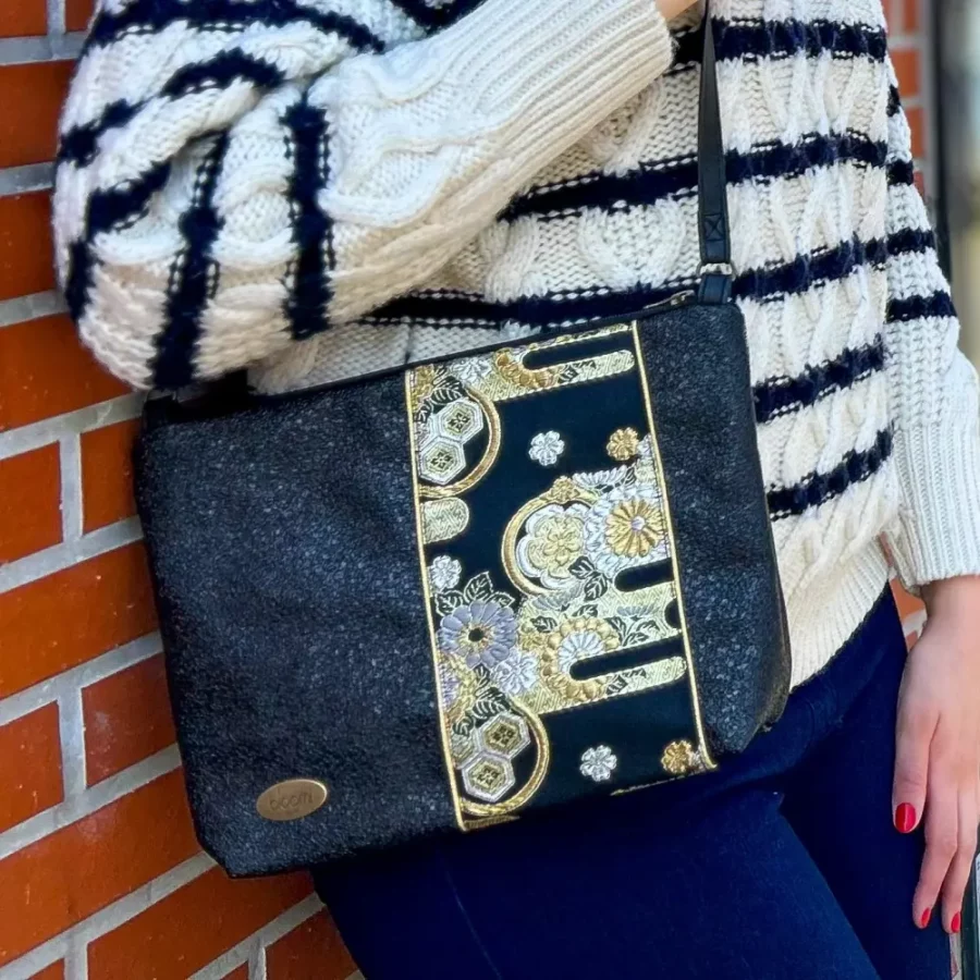 Moyenne pochette bandoulière à bande Chrysanthème – Image 3