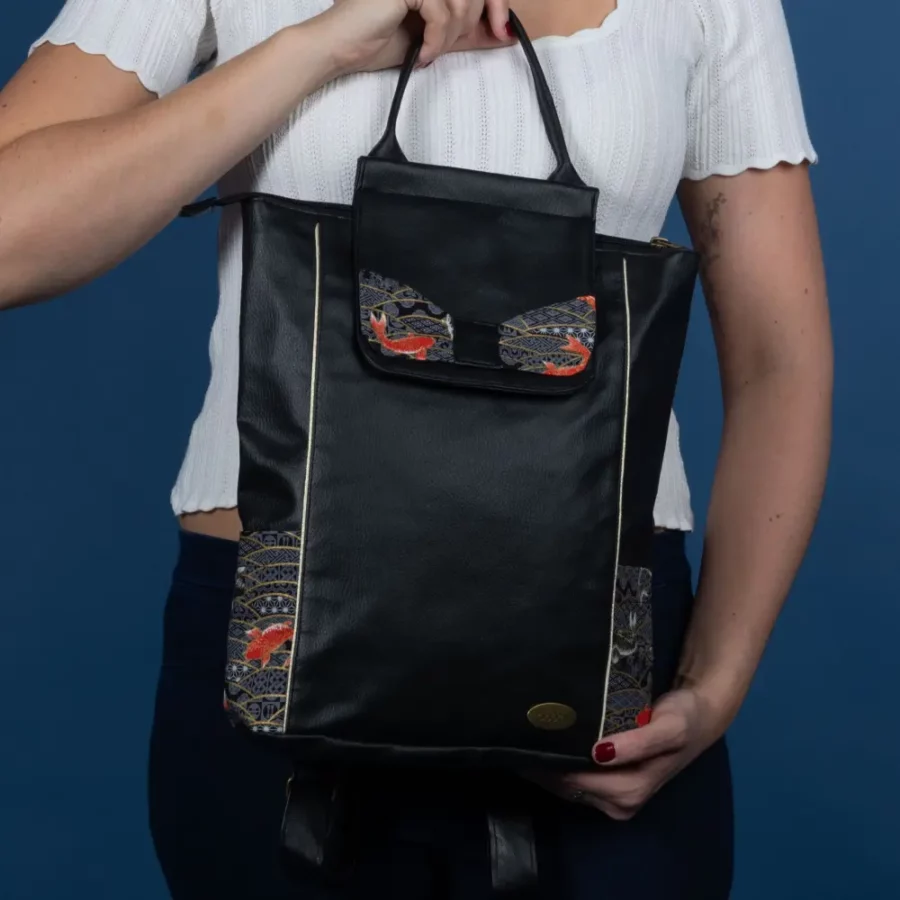 Grand sac à dos cuir vegan noir et carpes Koi japonais
