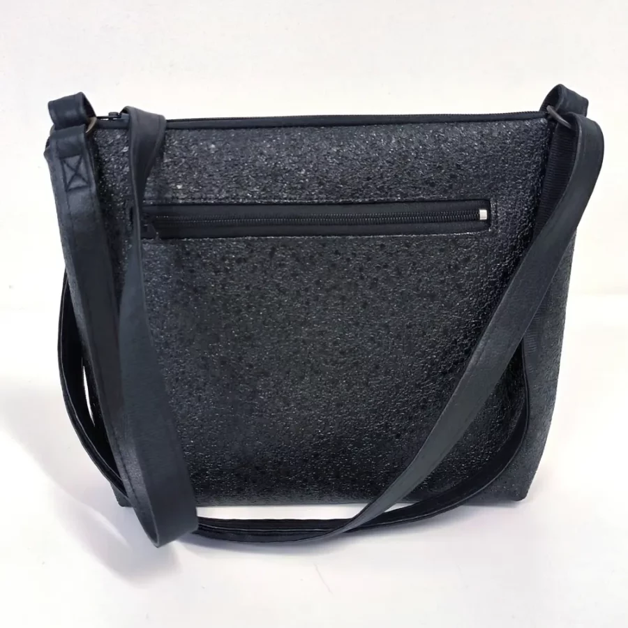 petit-sac-vegan-bandouliere-noir-simili-cuir-brillant-dos-du-sac-maroquinerie