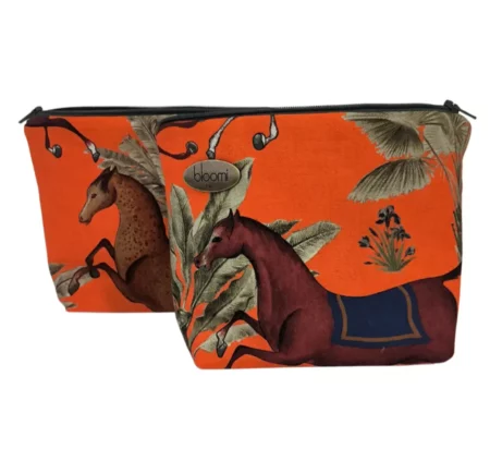 petite-trousse-toilette-matelasse-orange-chevaux-perses