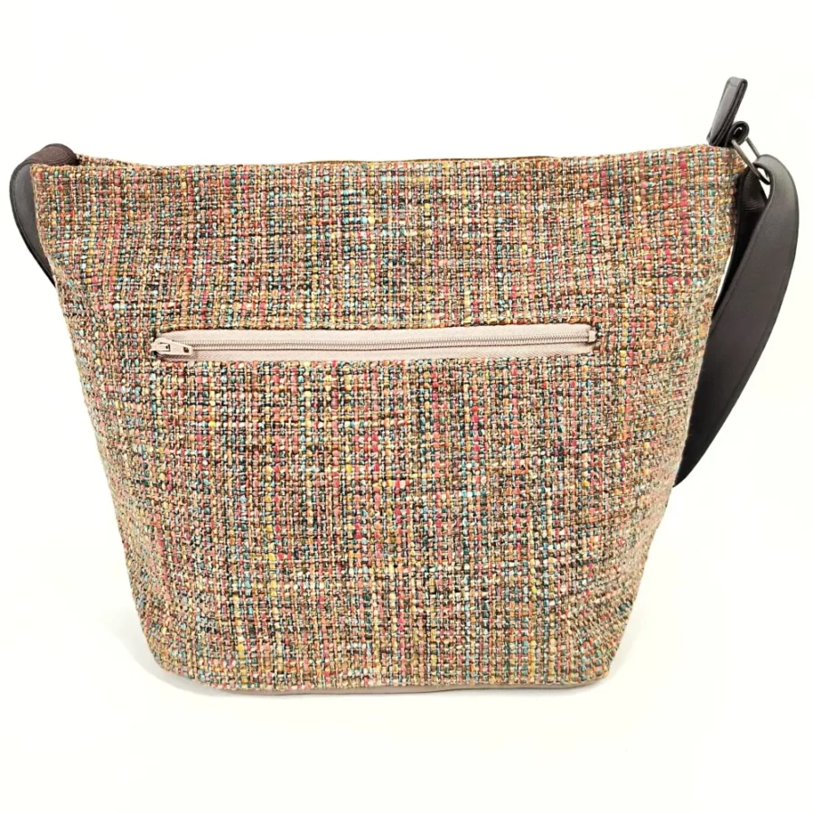 sac-tote-vegan-en-bandouliere-avec-tweed-orange-et-motifs-lapins-fond-bordeaux-autre-vue