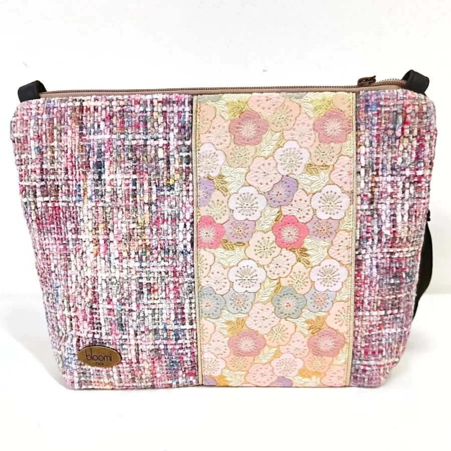 devant-du-sac-tweed-rose-et-bande-de-kimono-précieux-japonais-fleurs-de-sakura-bloomi