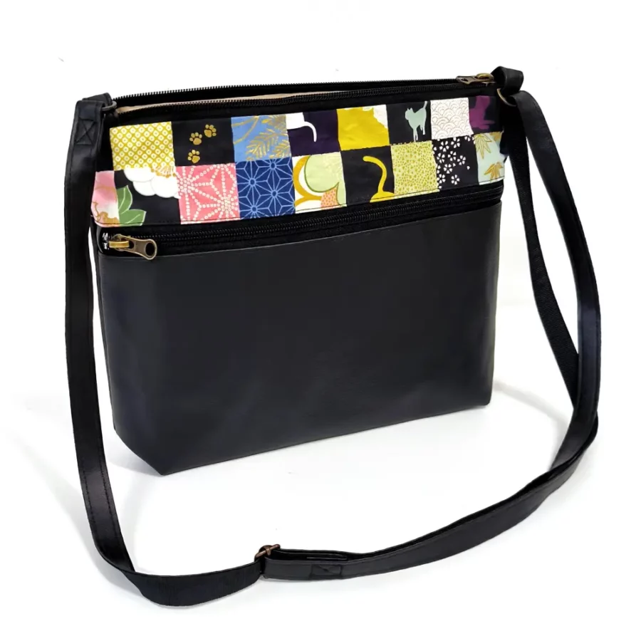 Moyenne pochette bandoulière à bande imprimée chat Neko vert anis – Image 2