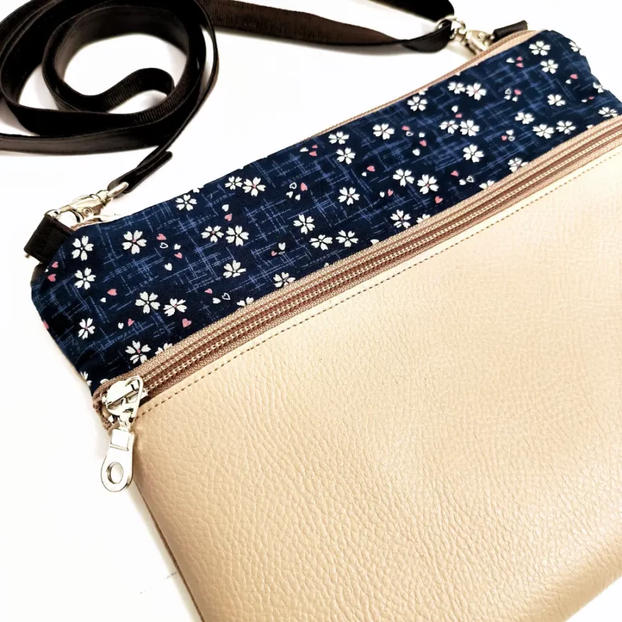 Pochette bandoulière format ipad mini imprimé fleurs de pruniers – Image 2