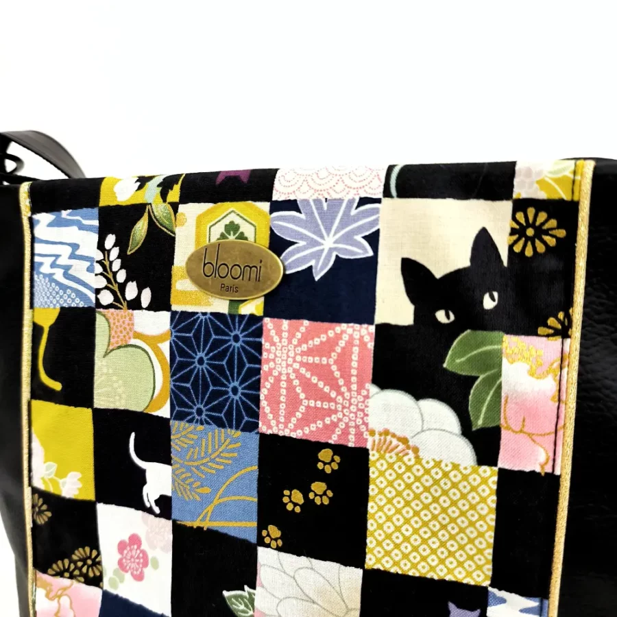 Sac moyen vegan en bandoulière avec motifs chats Neko vert anis – Image 3
