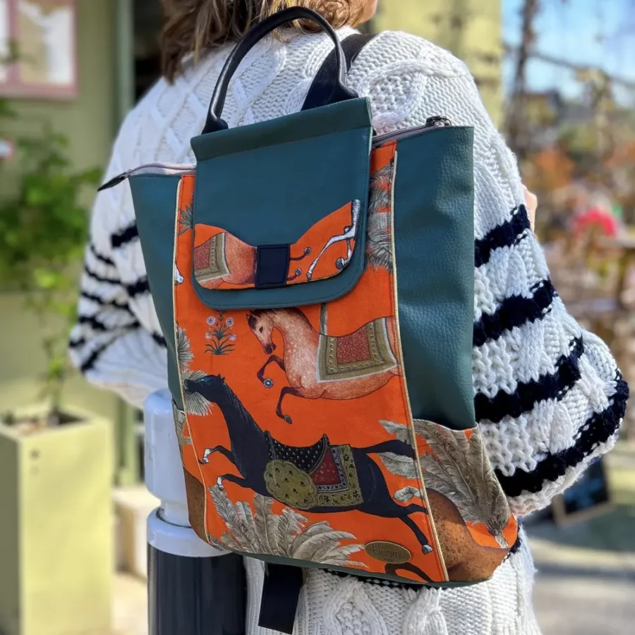 Grand sac à dos vegan Perses chevaux orange – Image 8