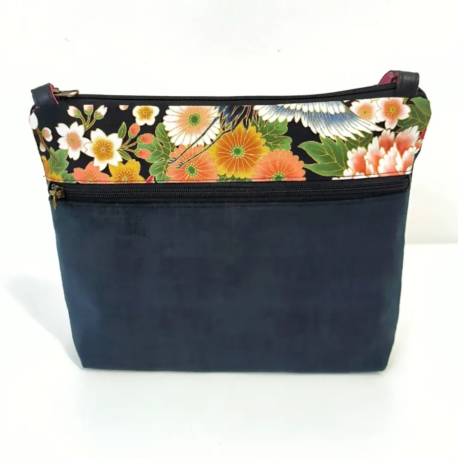 Moyenne pochette bandoulière vegan à bande Kushiro rose blush – Image 2