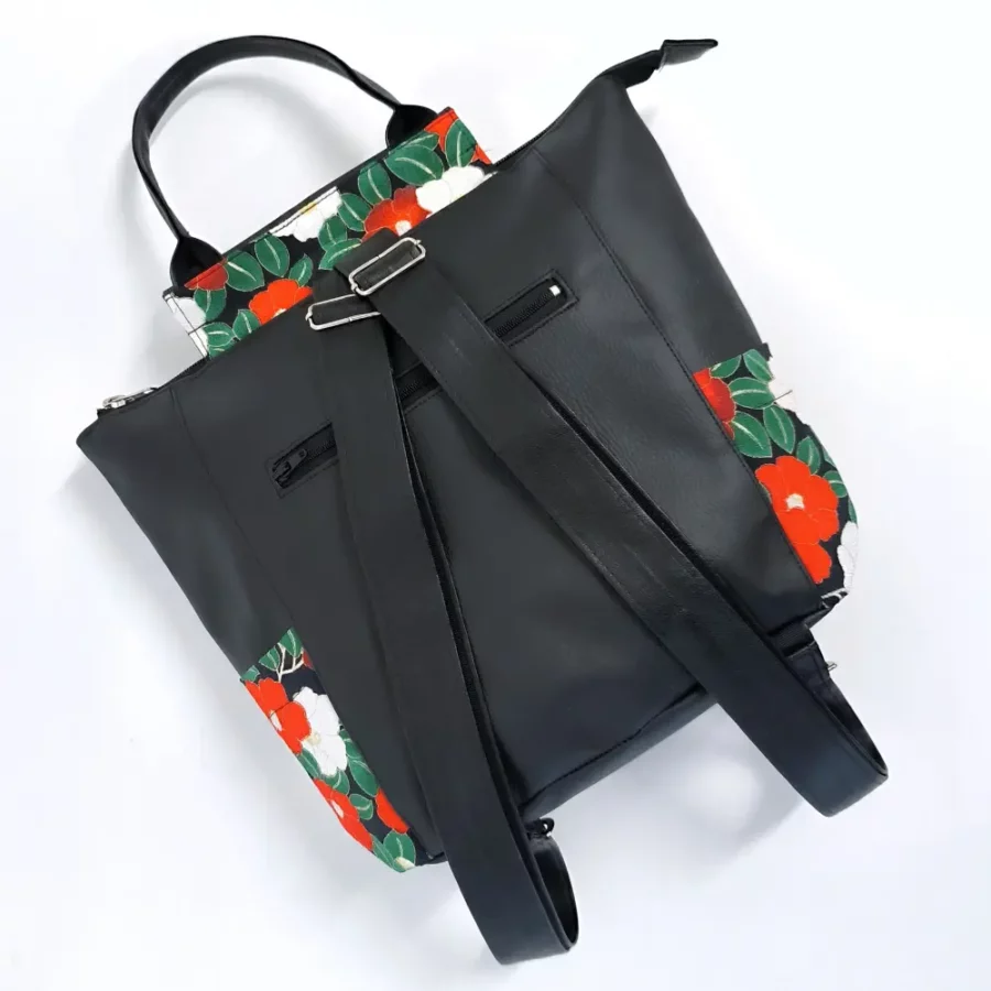 Petit sac à dos vegan noir avec des Coquelicots rouges – Image 2