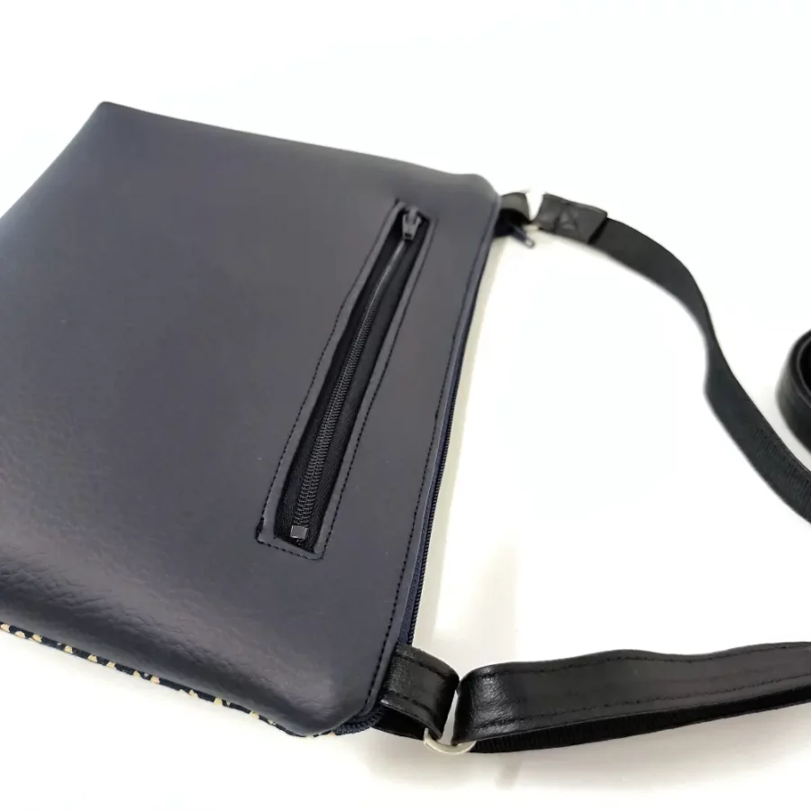 Petit sac en bandoulière vegan Sakura bleu marine – Image 2