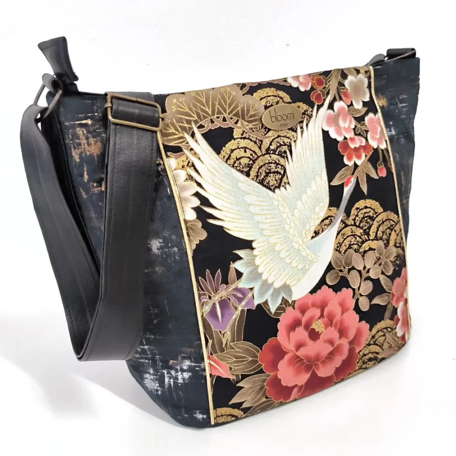 Sac moyen en bandoulière velours noir vegan Kushiro noir – Image 3