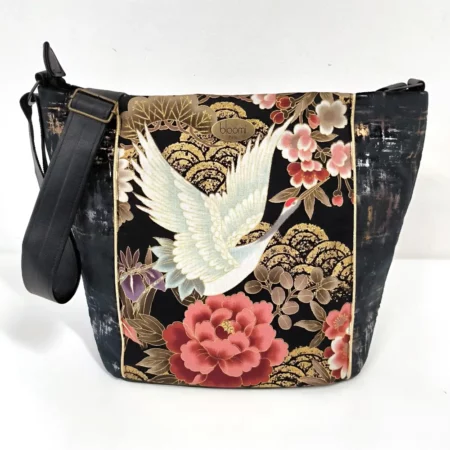 Sac moyen en bandoulière velours noir vegan Kushiro noir