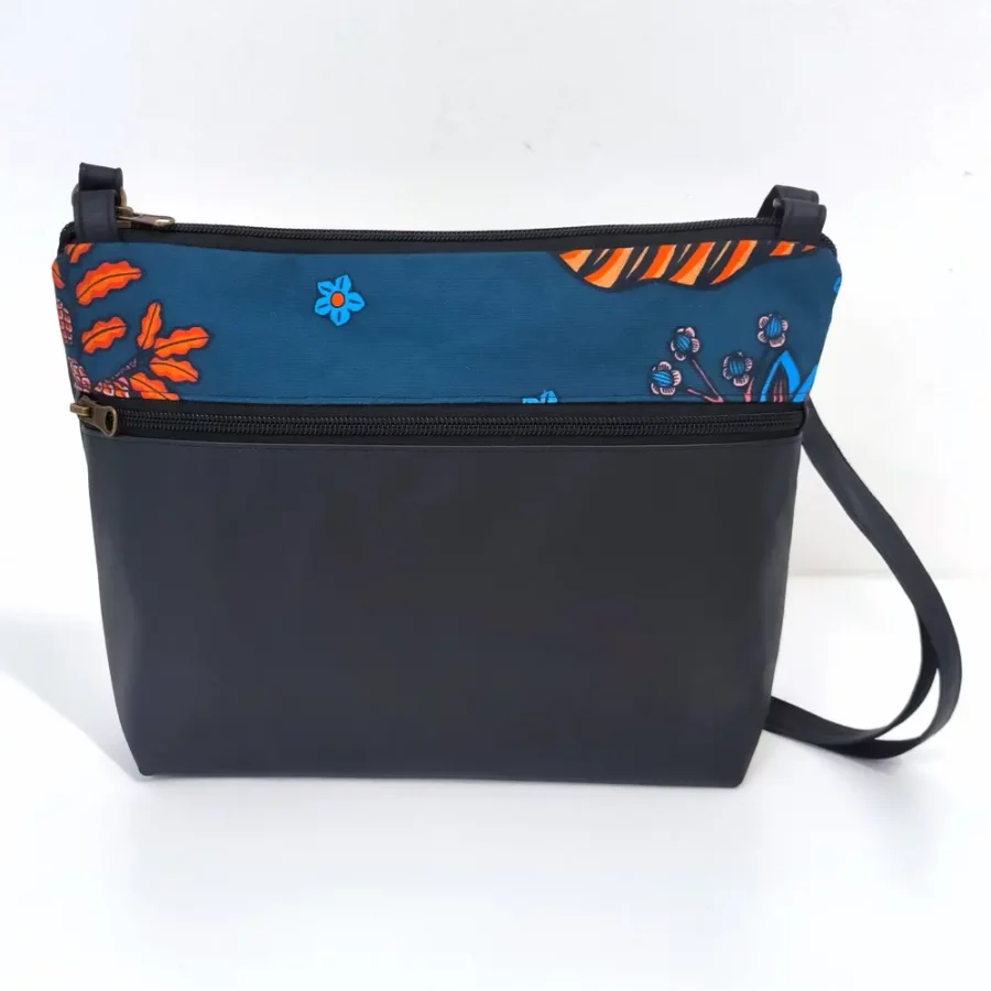 Moyenne pochette bandoulière vegan à bande Seaquarium bleu – Image 5