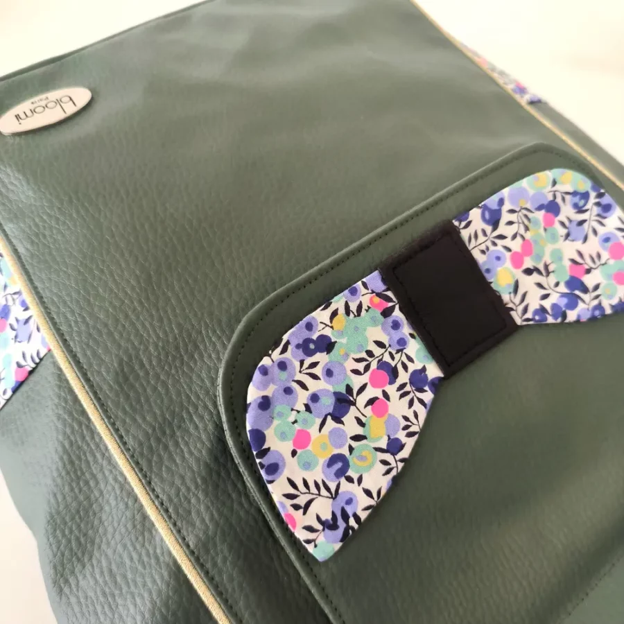 Petit sac à dos vegan Poppy vert et Liberty fruité – Image 4