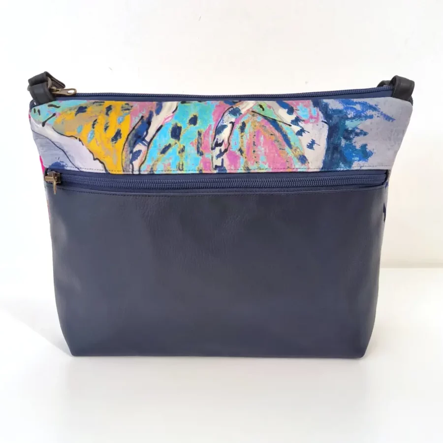 Moyenne pochette bandoulière à bande Carpe précieux coloris gris – Image 3