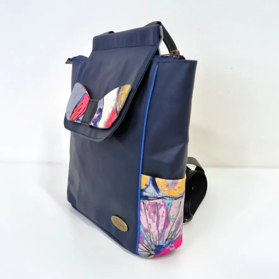Petit sac à dos en cuir vegan bleu marine motif Carpe précieux – Image 3
