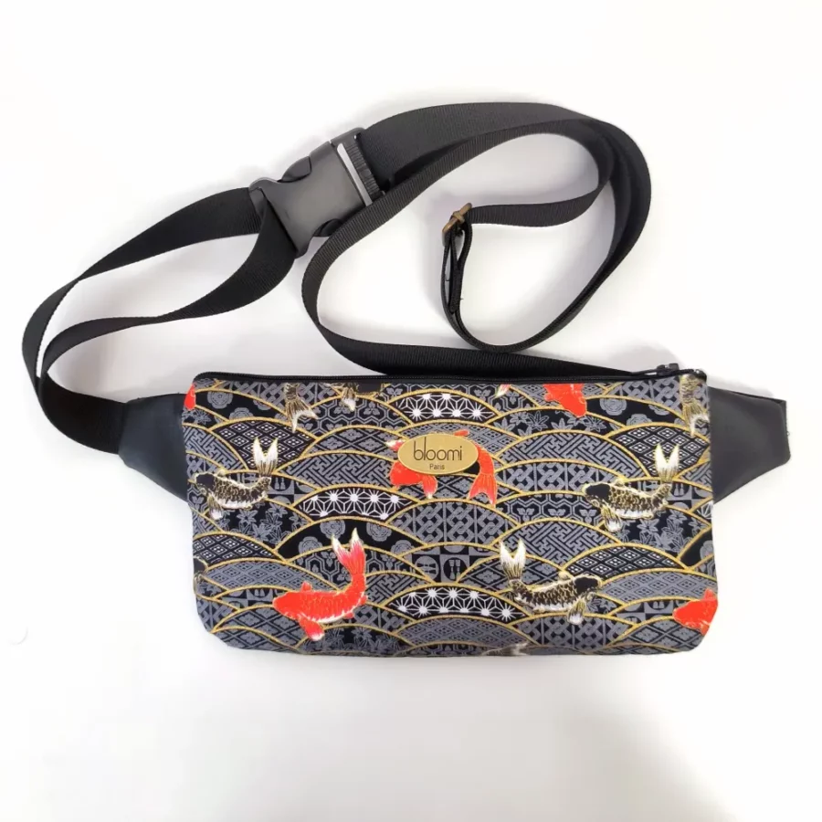 Petite Banane vegan noir avec kimono japonais carpes Koi