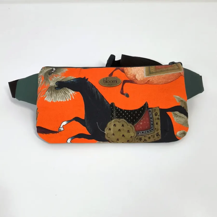 Petite Banane Perses chevaux orange