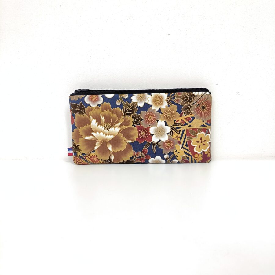 Trousse allongée Kushiro bleue fleurs japonaises étui à lunettes – Image 2