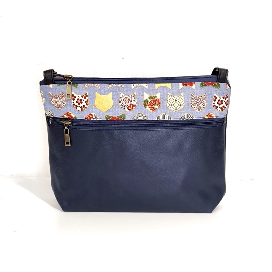 Pochette bandoulière moyenne en cuir vegan marine avec Têtes de chats Bleu – Image 2