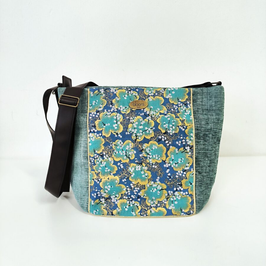 Sac moyen porté épaule et bandoulière en textile haut de gamme turquoise et kimono
