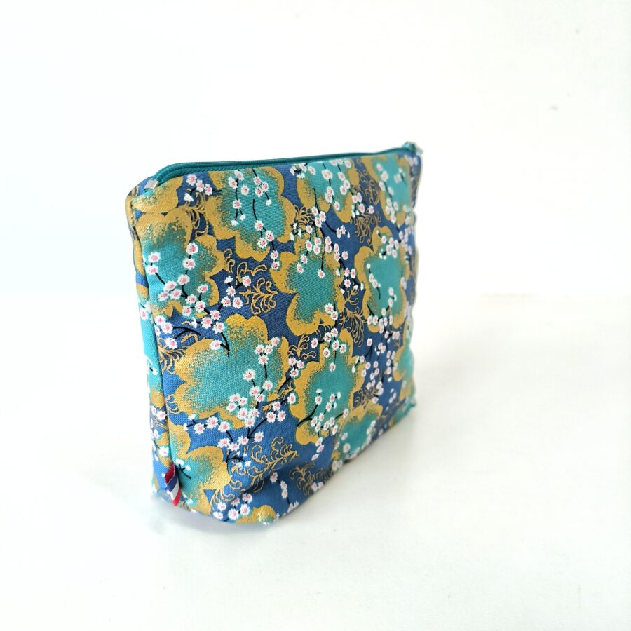 Petite trousse matelassée à maquillage Sakura turquoise – Image 3
