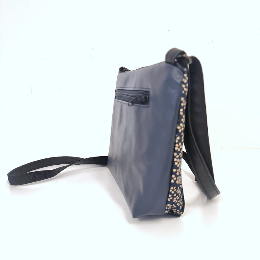 Petit sac en bandoulière vegan Sakura bleu marine – Image 5